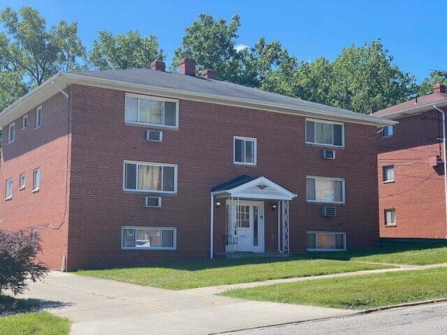 4541 E 104th St, Garfield Heights, OH for sale - Building Photo - Image 1 of 1