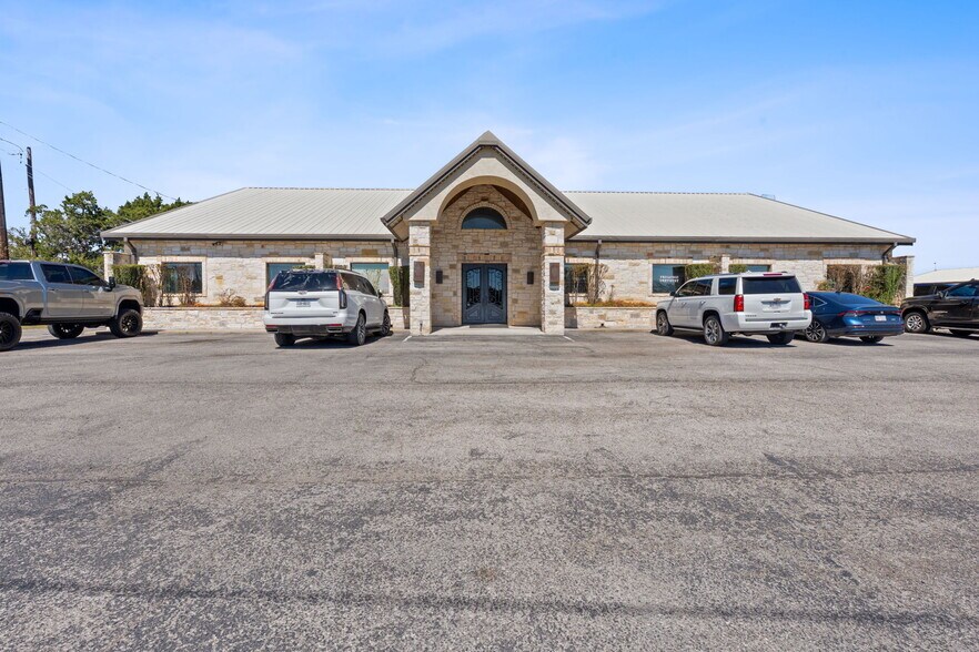 20808 State Highway 71 W, Spicewood, TX for lease - Building Photo - Image 1 of 7