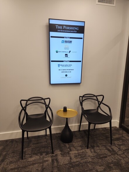 210 Knickerbocker Rd, Cresskill, NJ for lease - Interior Photo - Image 2 of 4