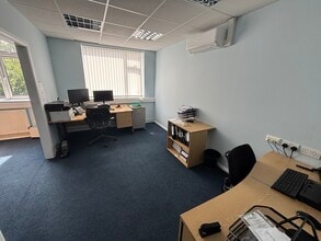 Oakridge Rd, High Wycombe for lease Interior Photo- Image 2 of 5