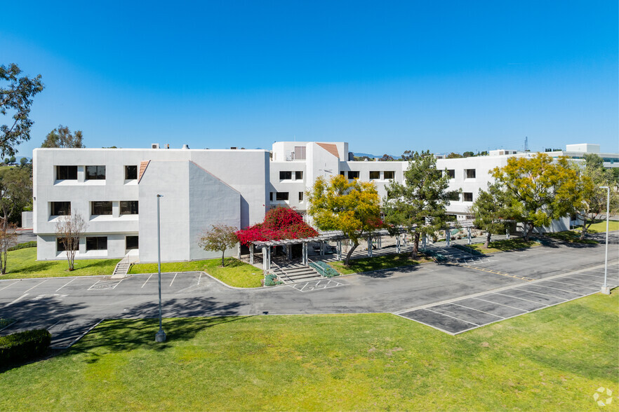 601 Potrero Grande Dr, Monterey Park, CA for sale - Primary Photo - Image 1 of 15