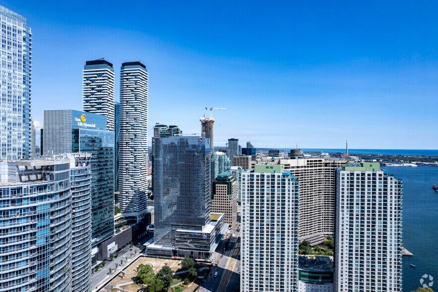 88 Queens Quay W, Toronto, ON for lease - Aerial - Image 3 of 13