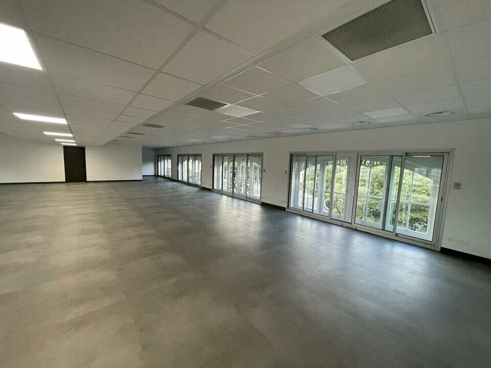 Office in Lyon for lease Interior Photo- Image 1 of 12