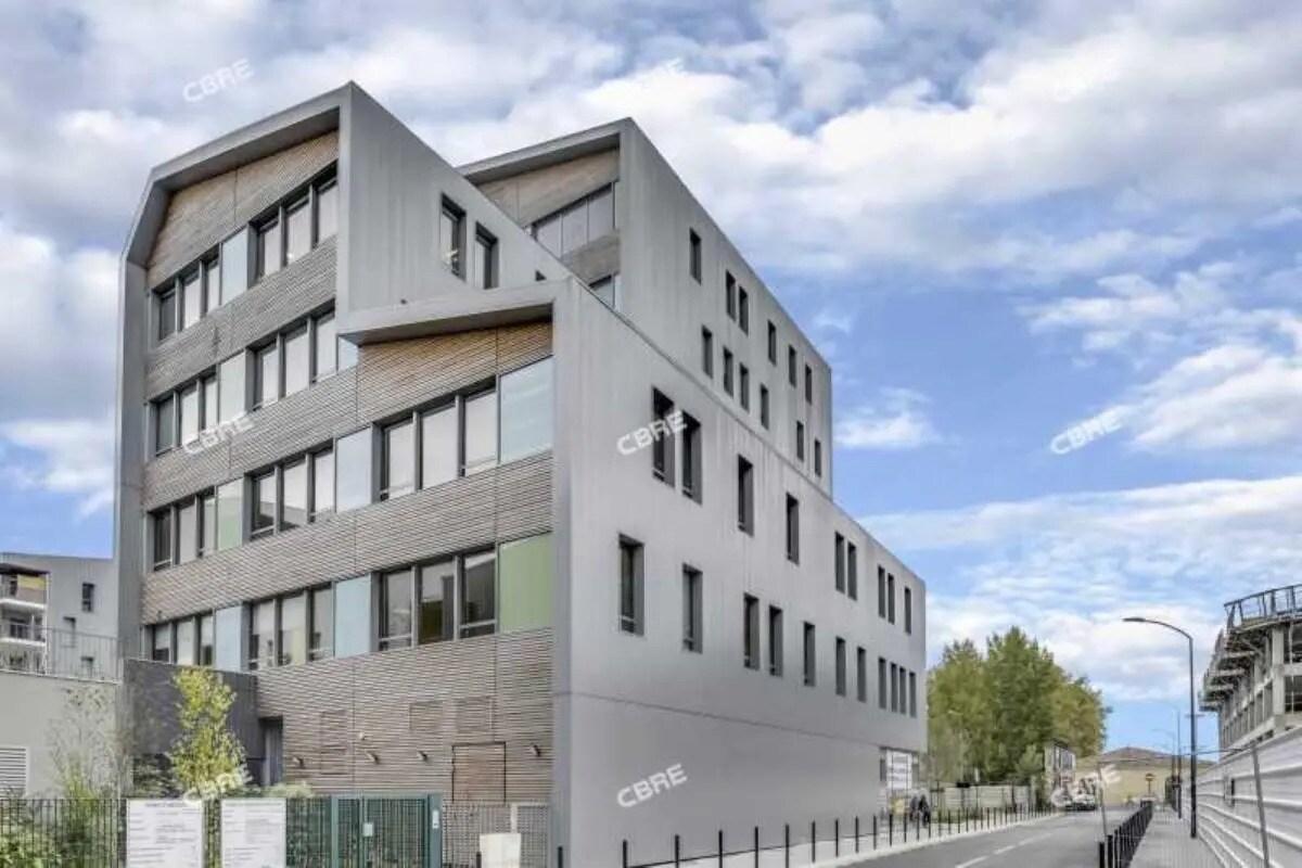 Office in Bordeaux for lease Building Photo- Image 1 of 8