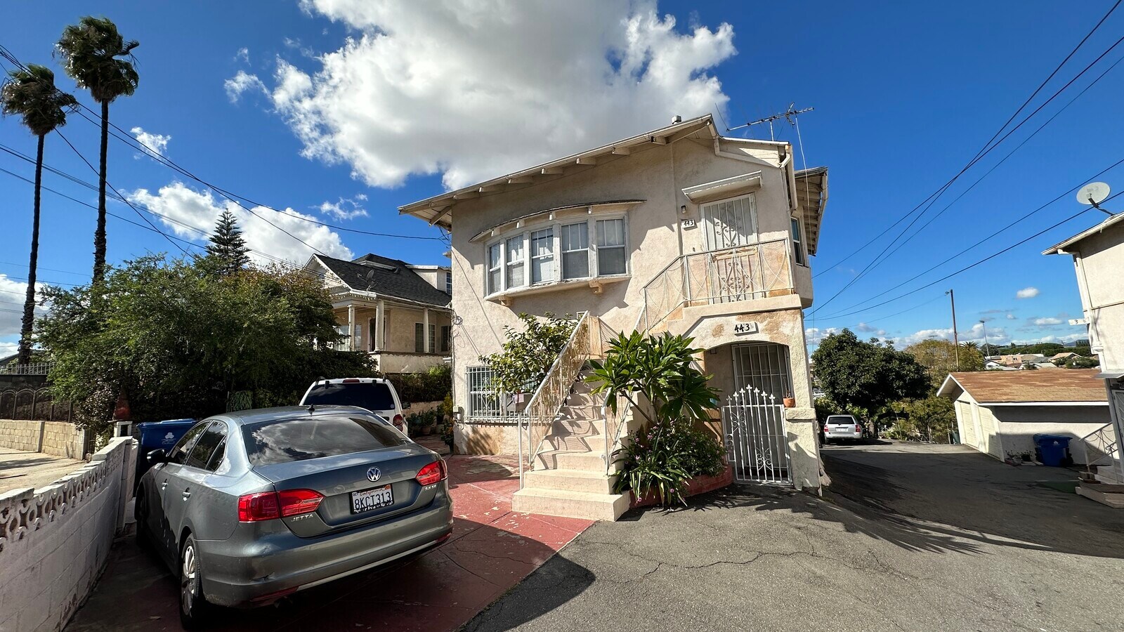 439 S Evergreen Ave, Los Angeles, CA 90033 3 Apt Bldgs Large Lot