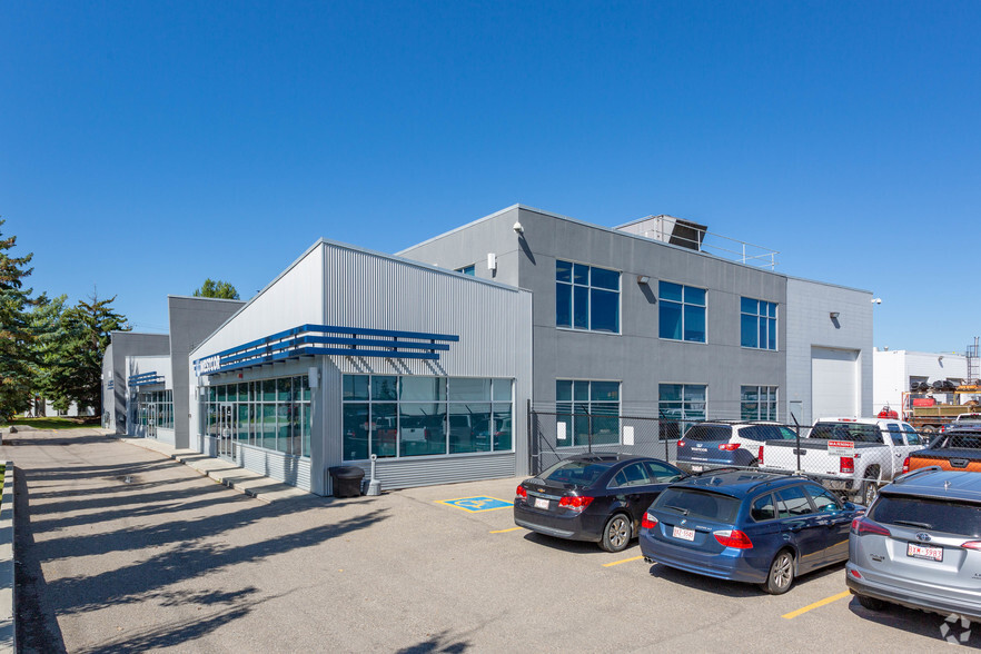 2400-2420 39 Ave NE, Calgary, AB for sale - Primary Photo - Image 1 of 1