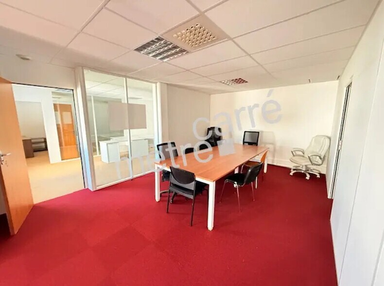 Office in Basse-Goulaine for lease - Interior Photo - Image 3 of 8
