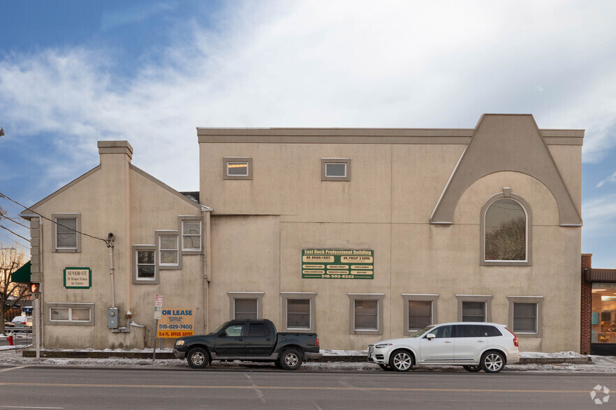 559 Atlantic Ave, East Rockaway, NY for lease - Building Photo - Image 3 of 6