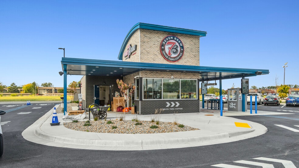 2805 Calumet Ave, Valparaiso, IN for sale - Building Photo - Image 3 of 10