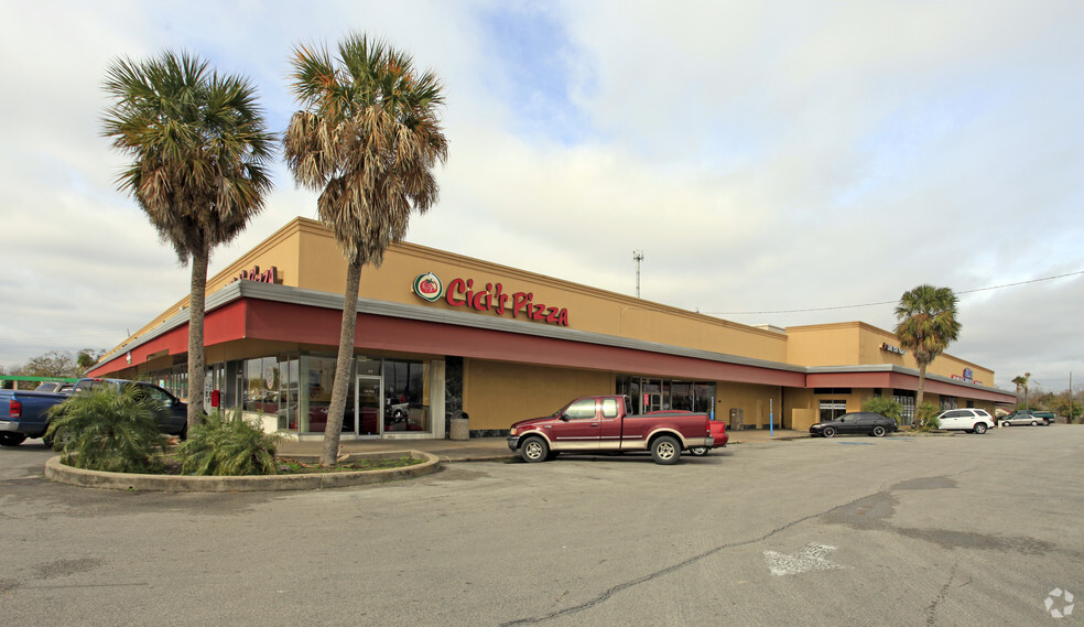 1218-1240 Shaver St, Pasadena, TX for lease - Building Photo - Image 1 of 9