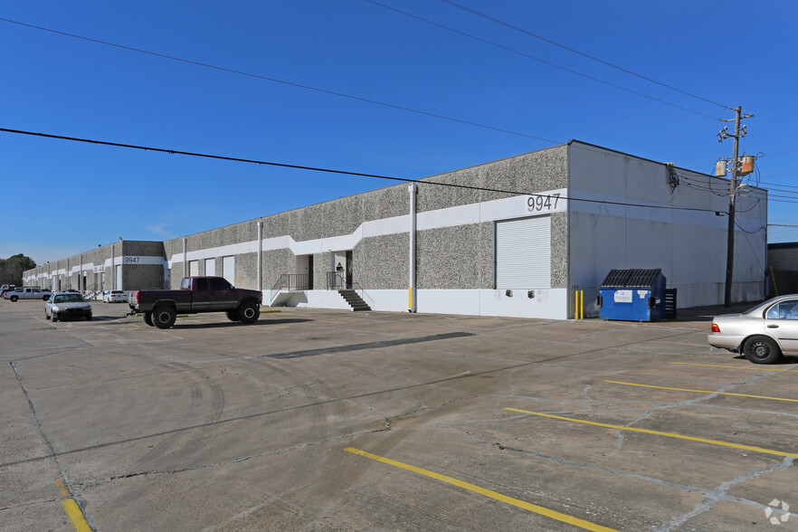 9941-9949 Harwin Dr, Houston, TX for lease - Building Photo - Image 3 of 4