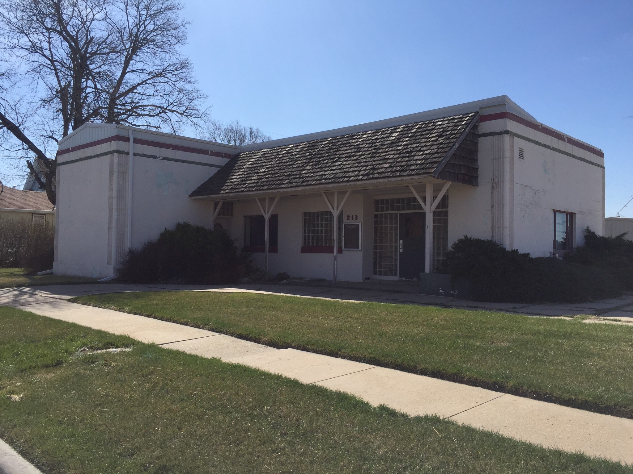 213 E 3rd St, Superior, NE for sale Primary Photo- Image 1 of 1