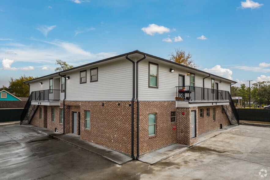 2906 Berry Rd, Houston, TX 77093