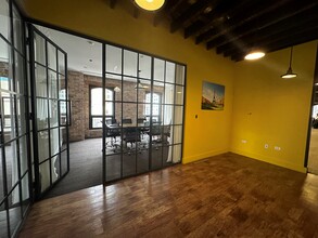 646-648 N Clark St, Chicago, IL for lease Interior Photo- Image 1 of 26