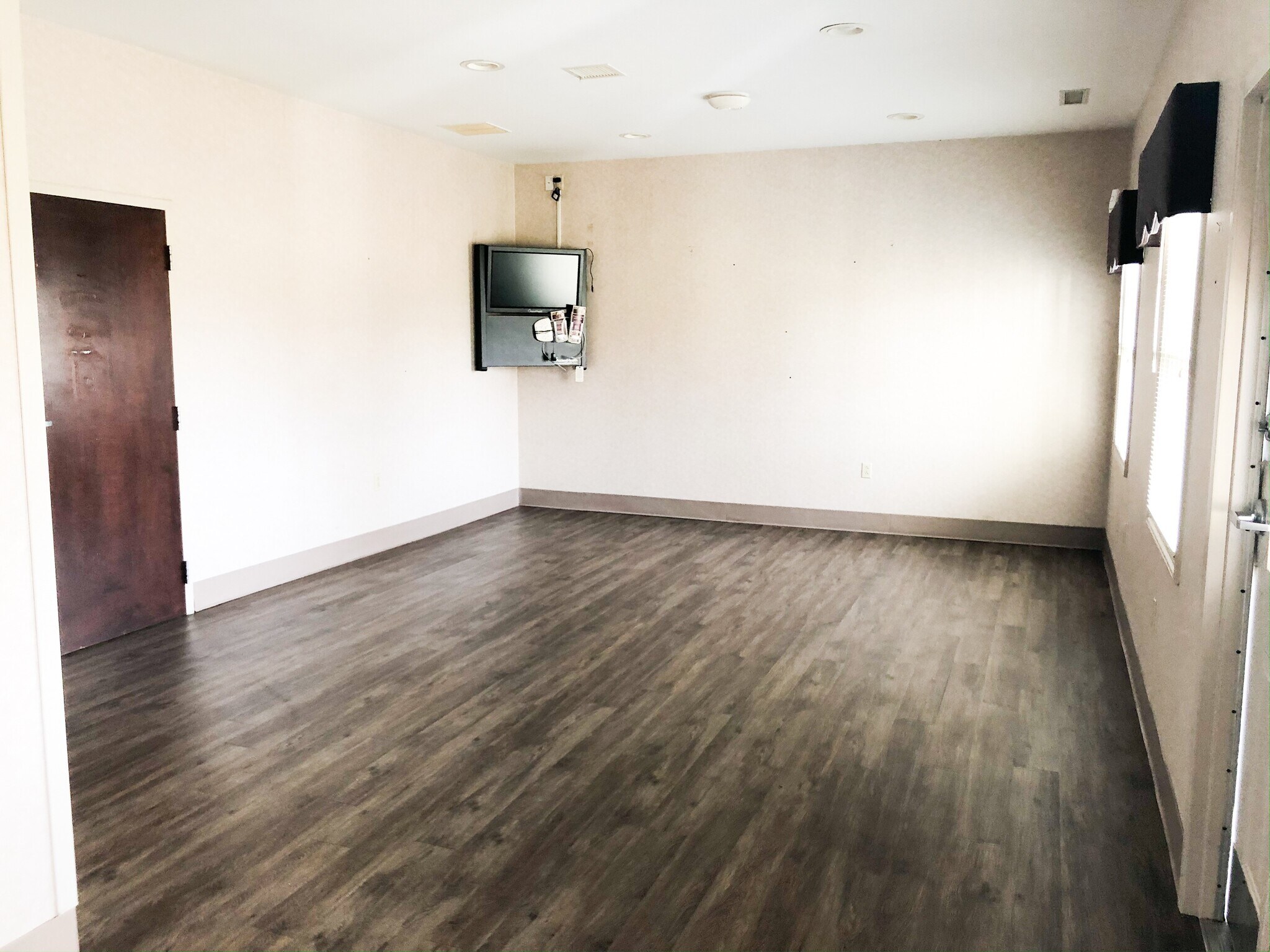 2820 16th St NE, Hickory, NC for sale Primary Photo- Image 1 of 1