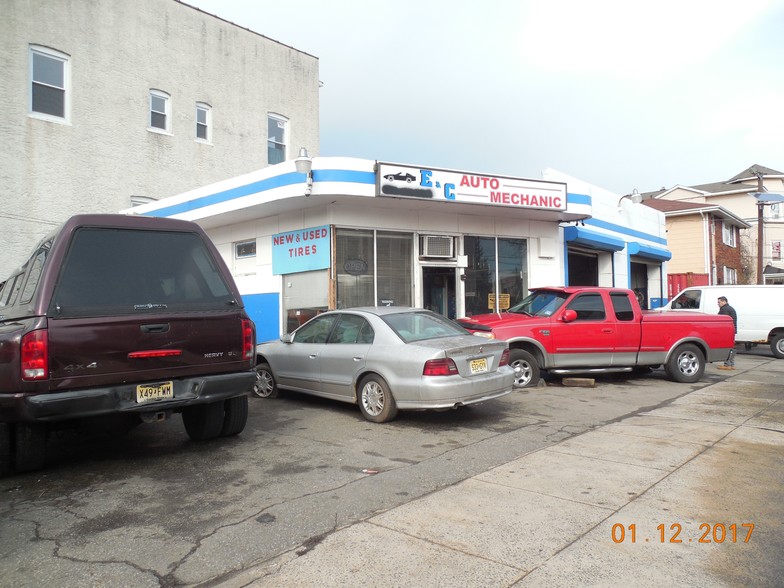 284 Market St, Perth Amboy, NJ for sale - Building Photo - Image 1 of 1