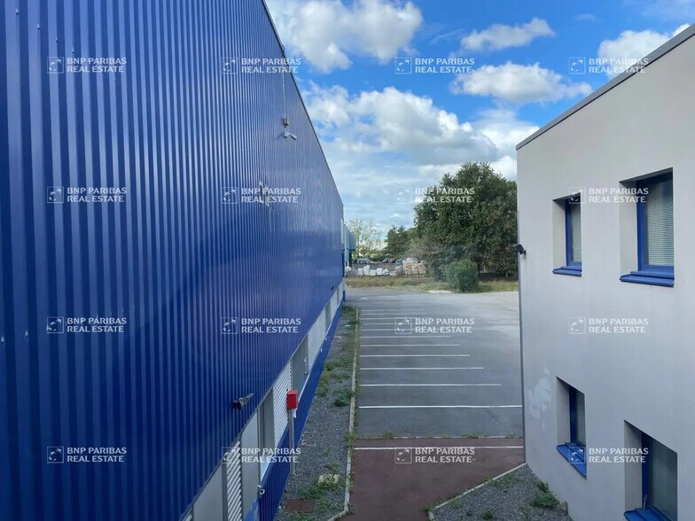 Flex in Saint-Aignan-Grandlieu for lease - Building Photo - Image 2 of 11