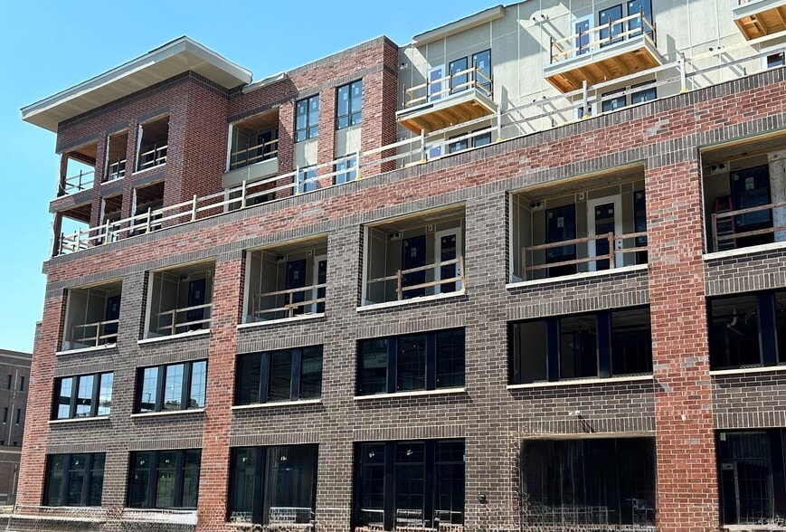 201 Superior St, Fort Wayne, IN for lease - Building Photo - Image 2 of 6