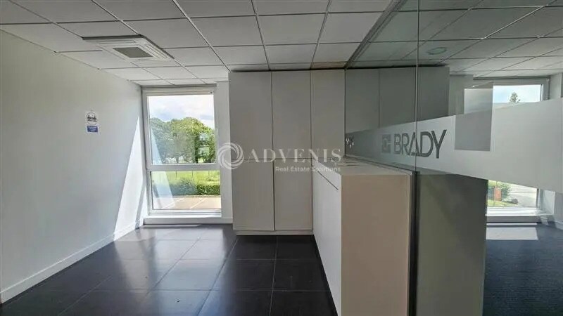 Office in Roncq for lease - Interior Photo - Image 2 of 12