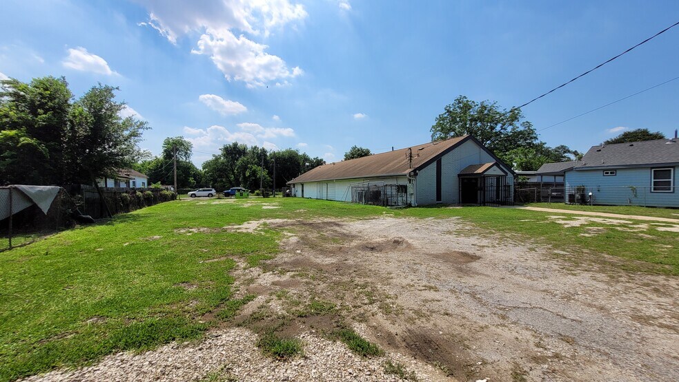 1801 Lockwood Dr, Houston, TX for sale - Building Photo - Image 1 of 1