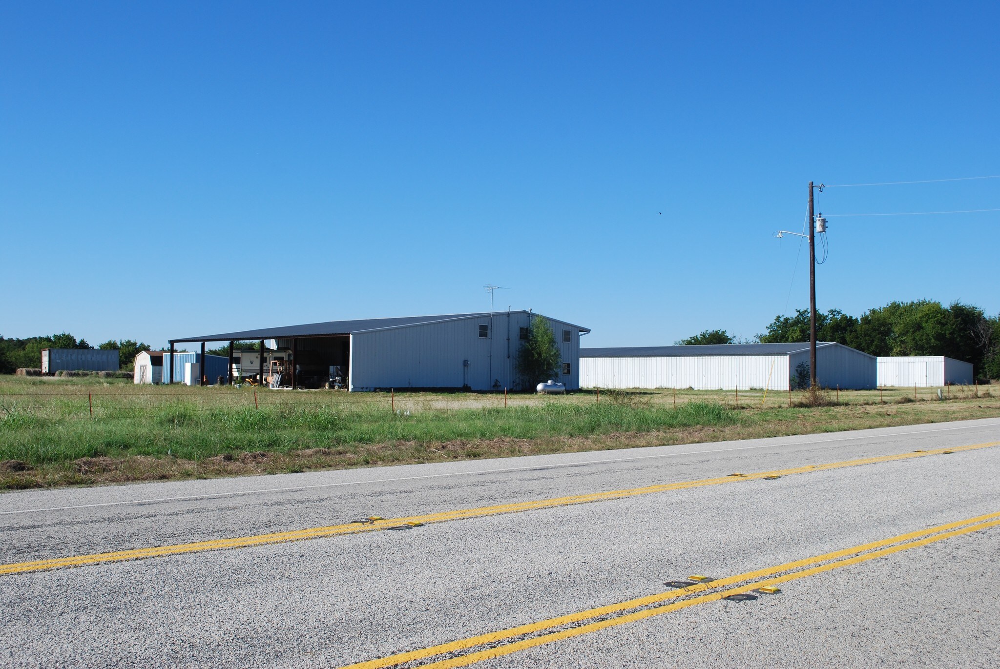 6444 E Lone Oak Rd, Valley View, TX 76272