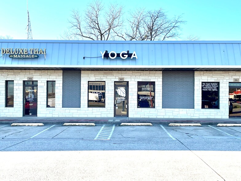 611 Dallas Dr, Roanoke, TX for lease - Building Photo - Image 1 of 6