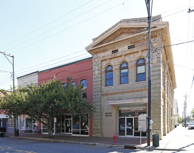 200-206 E Walnut St, Goldsboro, NC for sale - Primary Photo - Image 1 of 1