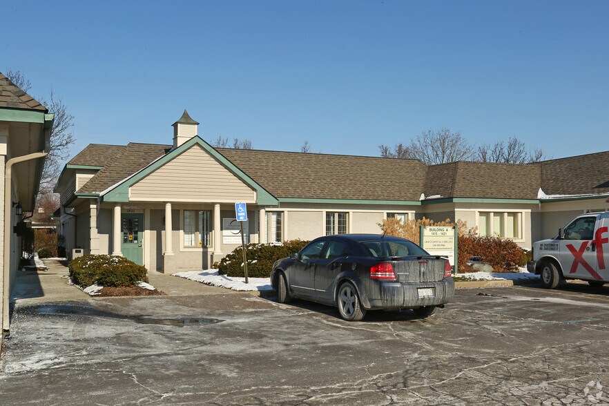 1415-1421 E 12 Mile Rd, Madison Heights, MI for lease - Primary Photo - Image 1 of 21