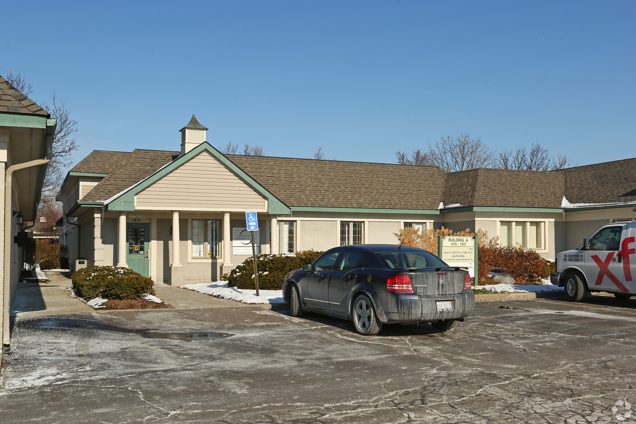 1415-1421 E 12 Mile Rd, Madison Heights, MI for lease Primary Photo- Image 1 of 22