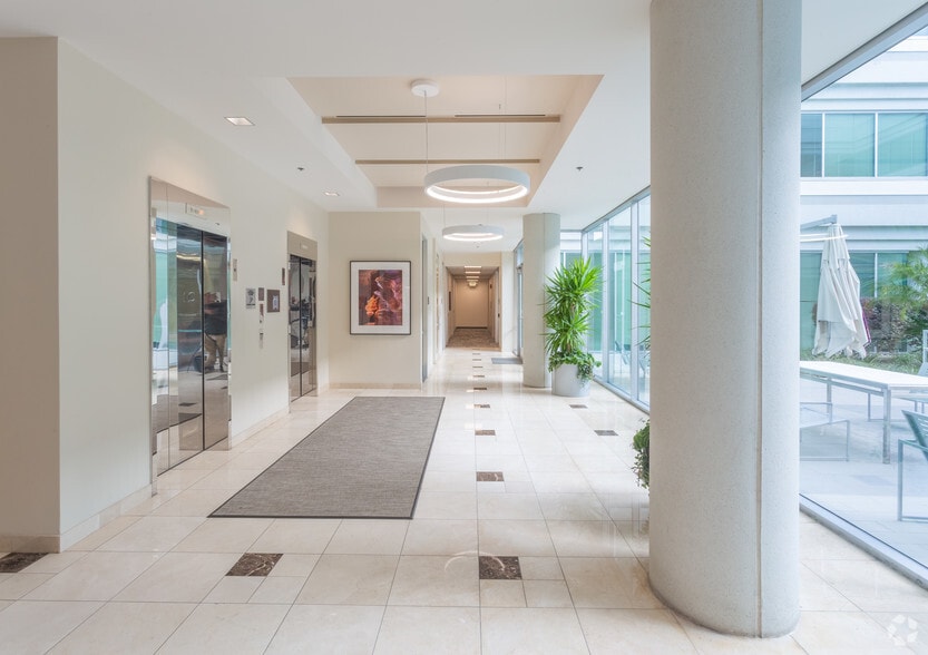 2105 S Bascom Ave, Campbell, CA for lease - Lobby - Image 2 of 29