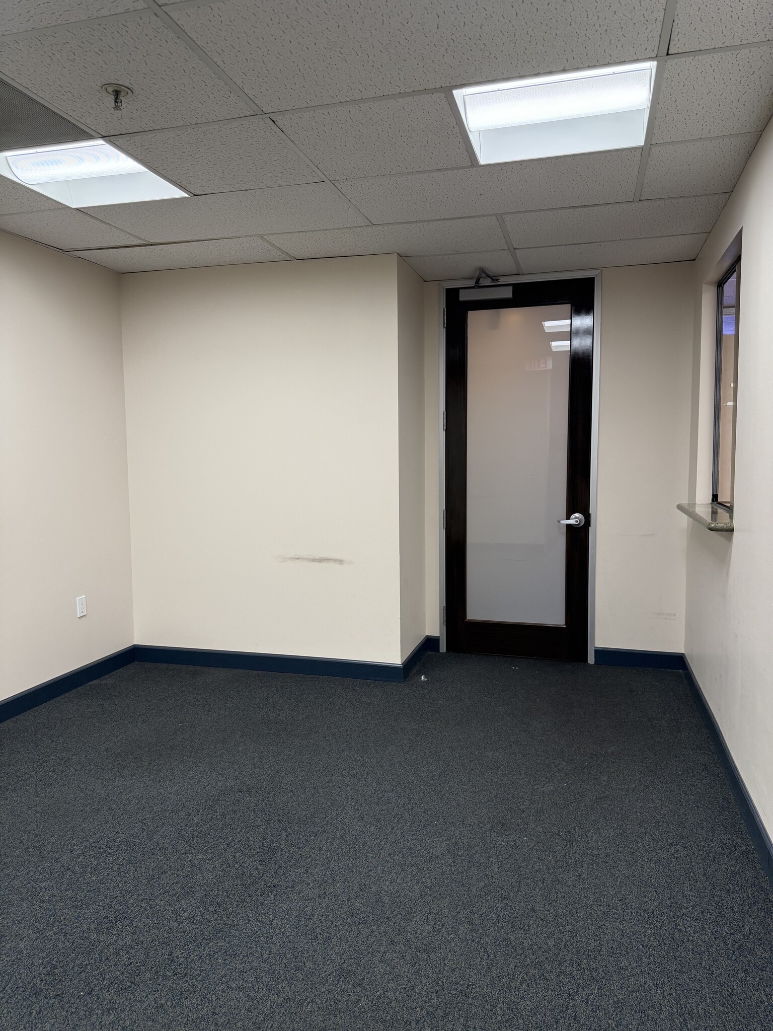 2080 Century Park E, Los Angeles, CA for lease Interior Photo- Image 1 of 11