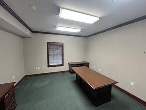 505 W Lucas Dr, Beaumont, TX for lease Interior Photo- Image 1 of 6