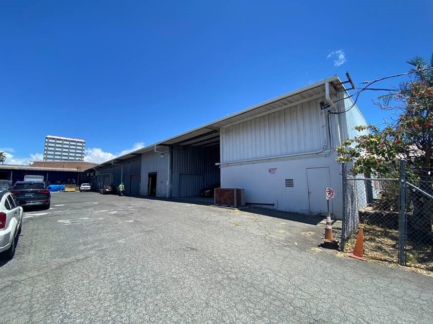 3230 Ualena St, Honolulu, HI for sale Building Photo- Image 1 of 1