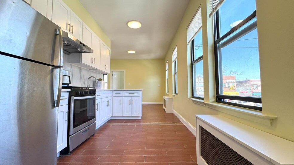 121-20 Liberty Ave, South Richmond Hill, NY for sale - Building Photo - Image 3 of 12