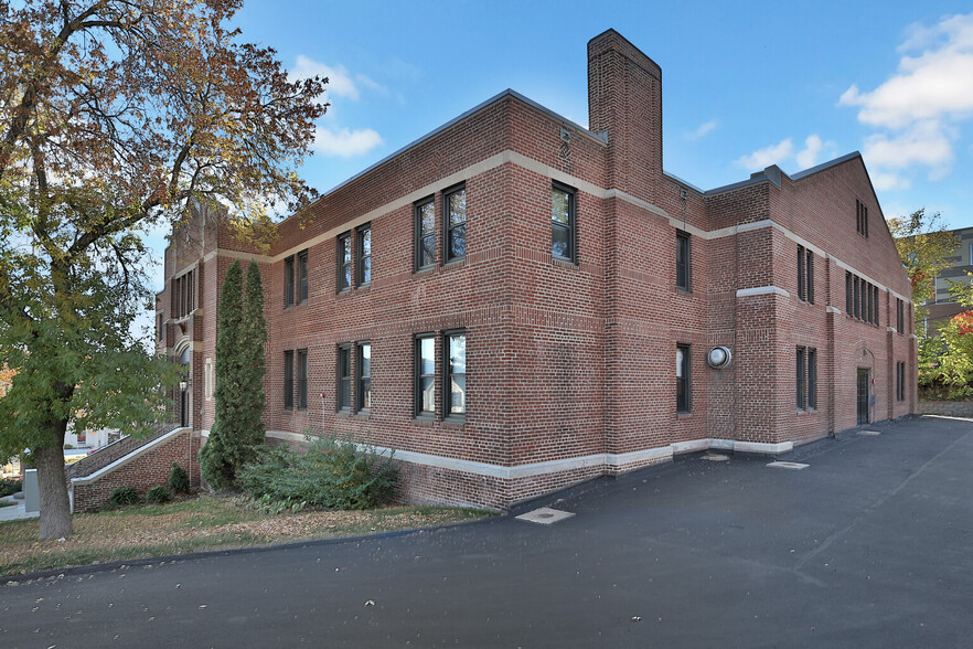 107 Chestnut St E, Stillwater, MN for lease - Building Photo - Image 3 of 6