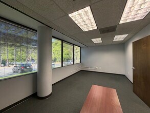 1080 Holcomb Bridge Rd, Roswell, GA for lease Interior Photo- Image 2 of 2