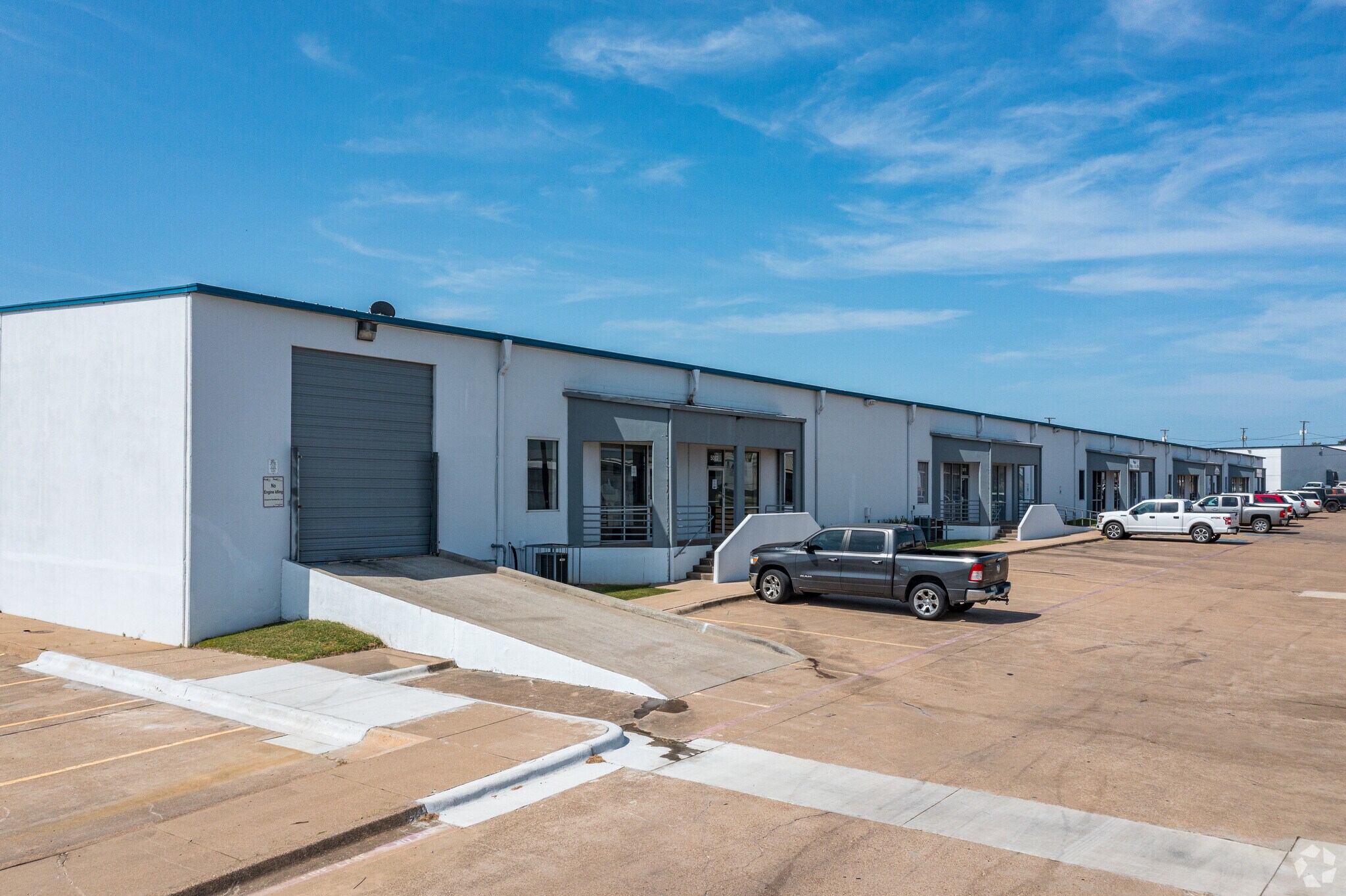 50295047 Martin Luther King Fwy, Fort Worth, TX 76119 Village Creek