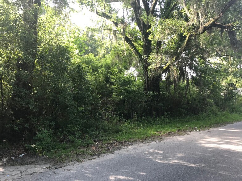 2025 Dahlia Rd, Jacksonville, FL for sale - IMG_9818 - Image 1 of 4