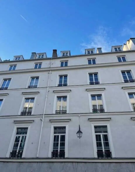 Office in Paris for lease - Building Photo - Image 1 of 10