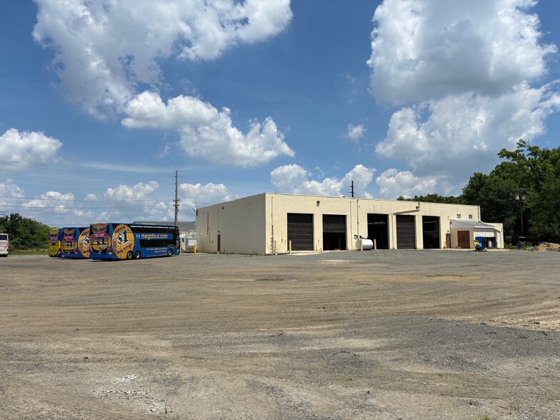 320 Borelli Blvd, Paulsboro, NJ for lease - Building Photo - Image 2 of 6