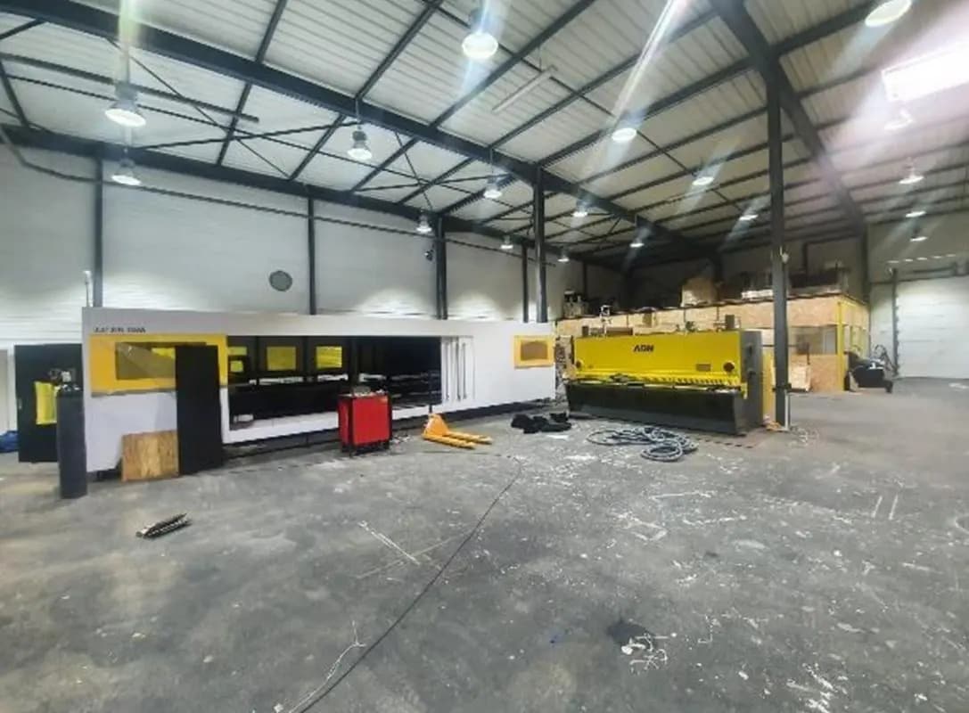 Flex in Mondouzil for lease Building Photo- Image 1 of 5