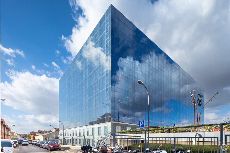 Avinguda Baix Llobregat, Sant Joan Despí, Barcelona for lease - Building Photo - Image 2 of 3