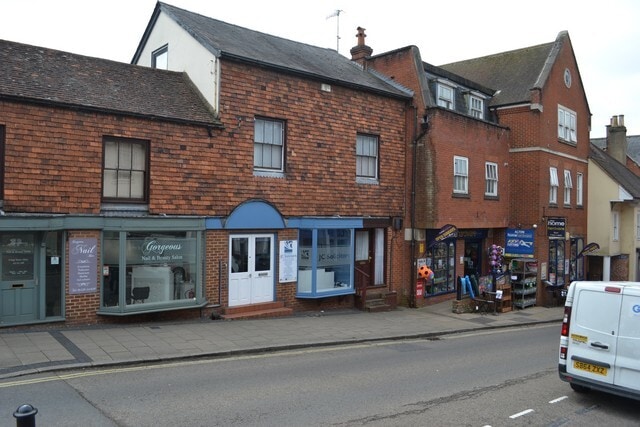 11 High St, Alton for lease - Building Photo - Image 1 of 3