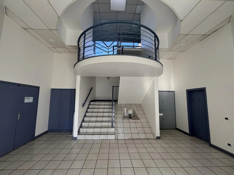 Industrial in Villepinte for lease - Building Photo - Image 3 of 14