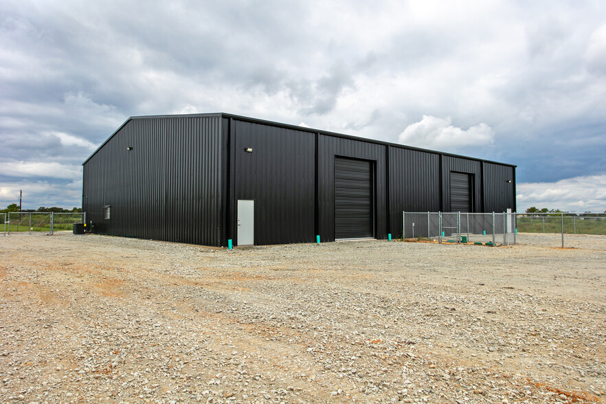 26175 Farm to Market 2154 rd, Navasota, TX for lease - Building Photo - Image 2 of 37