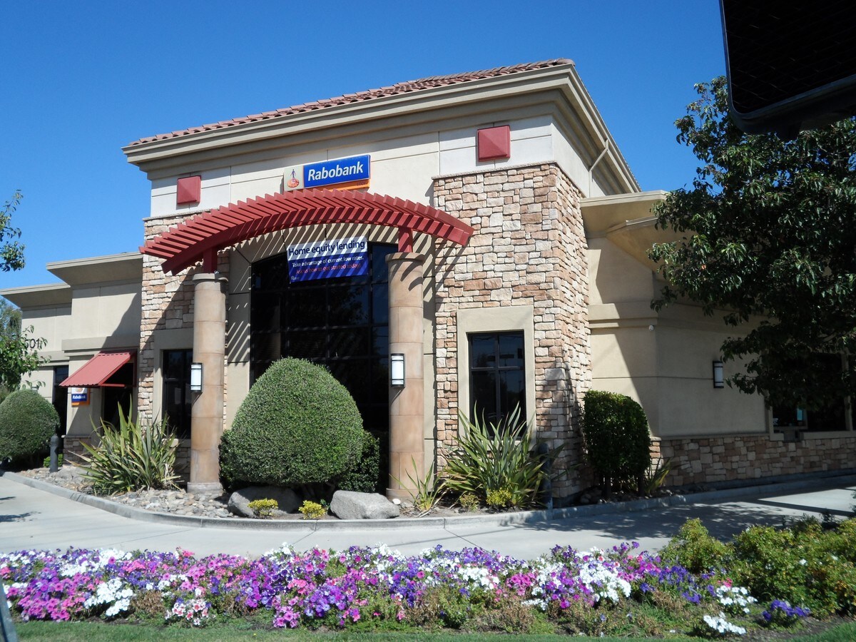 501 W Kettleman Ln, Lodi, CA 95240