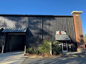 10624 Metromont Pky, Charlotte, NC for lease Interior Photo- Image 2 of 11