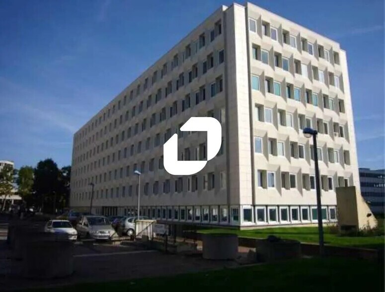 Office in Créteil for lease - Building Photo - Image 1 of 1