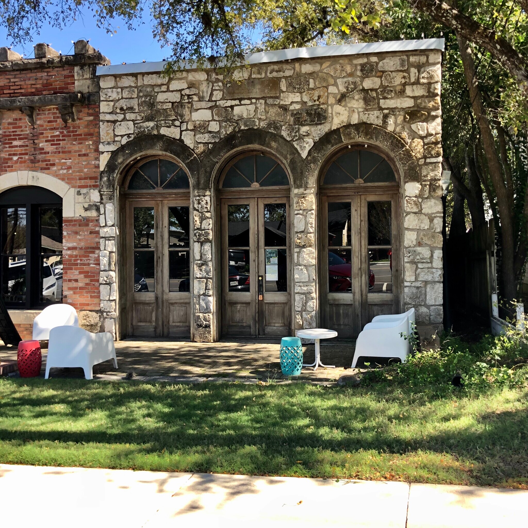 21 N Main St, Salado, TX 76571