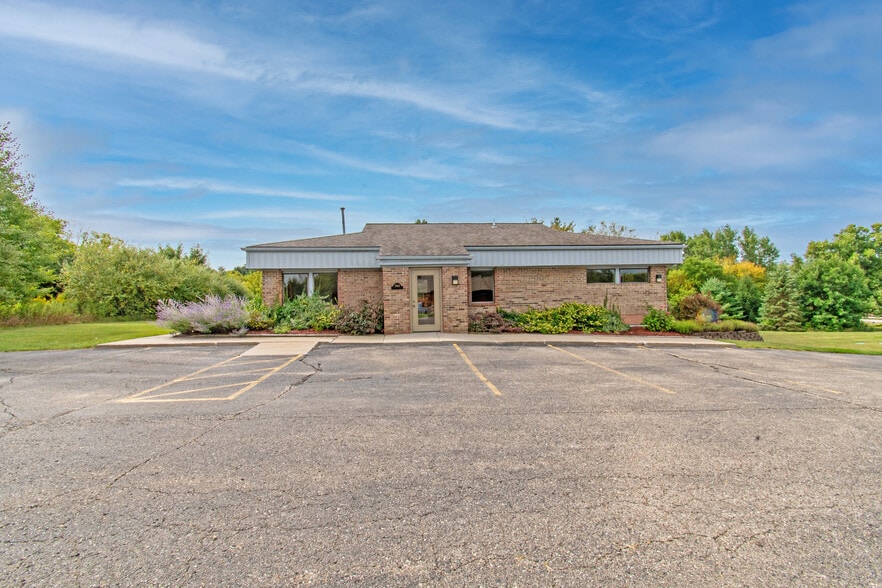 7461 S State Rd, Goodrich, MI for sale - Building Photo - Image 1 of 17